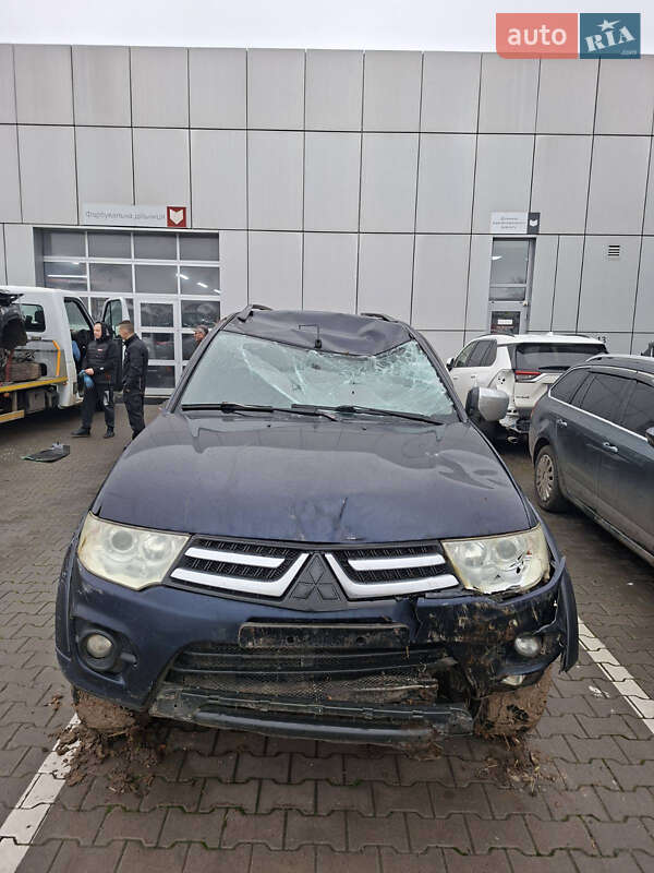 Mitsubishi Pajero Sport 2014