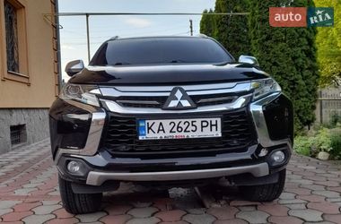 Позашляховик / Кросовер Mitsubishi Pajero Sport 2019 в Чернівцях