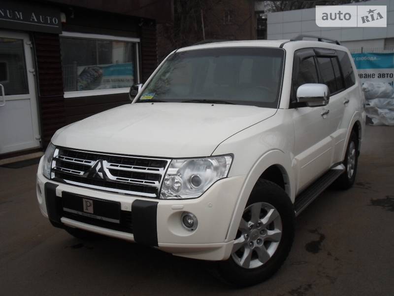 Внедорожник / Кроссовер Mitsubishi Pajero Wagon 2010 в 