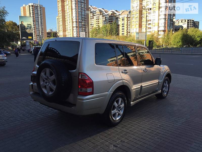 Внедорожник / Кроссовер Mitsubishi Pajero Wagon 2007 в Киеве