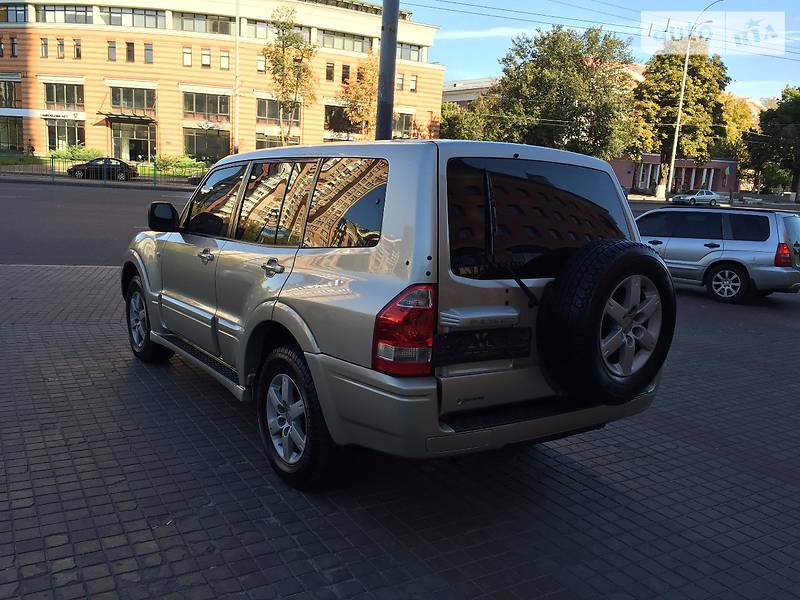 Внедорожник / Кроссовер Mitsubishi Pajero Wagon 2006 в Киеве