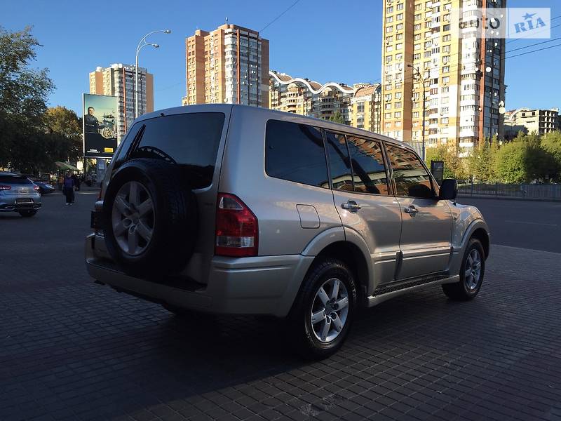 Внедорожник / Кроссовер Mitsubishi Pajero Wagon 2006 в Киеве