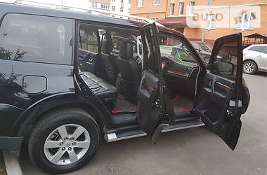 Внедорожник / Кроссовер Mitsubishi Pajero Wagon 2007 в Луцке