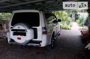 Позашляховик / Кросовер Mitsubishi Pajero Wagon 2010 в 