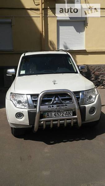 Mitsubishi Pajero 2010 года