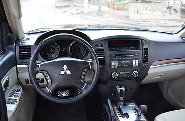 Позашляховик / Кросовер Mitsubishi Pajero Wagon 2007 в 