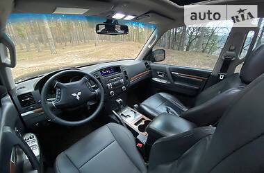 Позашляховик / Кросовер Mitsubishi Pajero Wagon 2008 в 