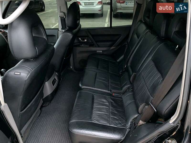 Позашляховик / Кросовер Mitsubishi Pajero Wagon 2005 в Києві