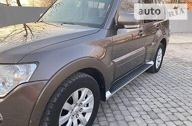 Позашляховик / Кросовер Mitsubishi Pajero Wagon 2011 в 