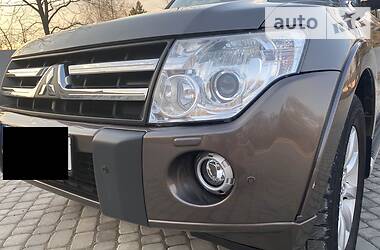 Позашляховик / Кросовер Mitsubishi Pajero Wagon 2011 в 