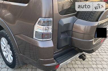Позашляховик / Кросовер Mitsubishi Pajero Wagon 2011 в 