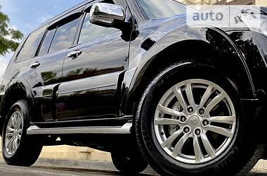 Позашляховик / Кросовер Mitsubishi Pajero Wagon 2015 в 