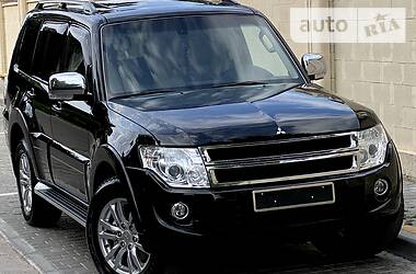 Позашляховик / Кросовер Mitsubishi Pajero Wagon 2015 в 
