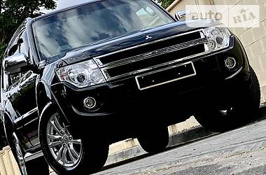 Позашляховик / Кросовер Mitsubishi Pajero Wagon 2015 в 