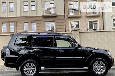 Позашляховик / Кросовер Mitsubishi Pajero Wagon 2015 в 