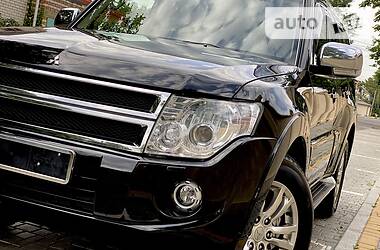 Позашляховик / Кросовер Mitsubishi Pajero Wagon 2015 в 