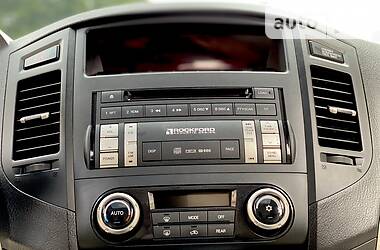 Позашляховик / Кросовер Mitsubishi Pajero Wagon 2015 в 