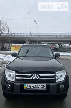 Позашляховик / Кросовер Mitsubishi Pajero Wagon 2008 в Києві