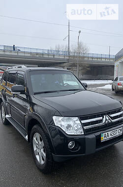 Позашляховик / Кросовер Mitsubishi Pajero Wagon 2008 в Києві