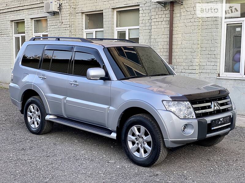 Универсал Mitsubishi Pajero Wagon 2011 в Киеве