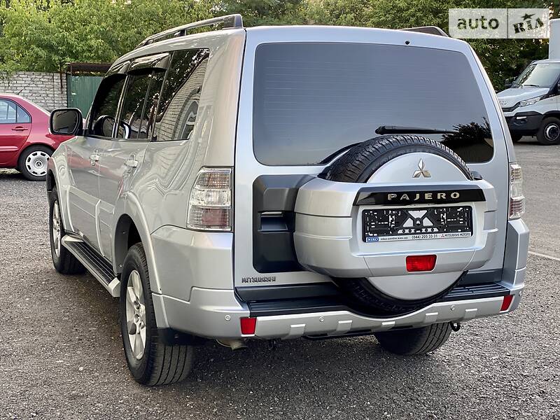 Универсал Mitsubishi Pajero Wagon 2011 в Киеве