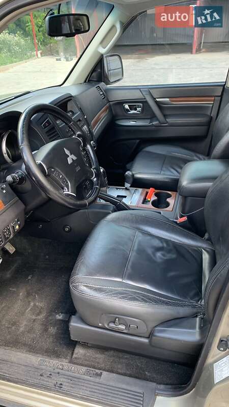 Позашляховик / Кросовер Mitsubishi Pajero Wagon 2008 в Хмельницькому