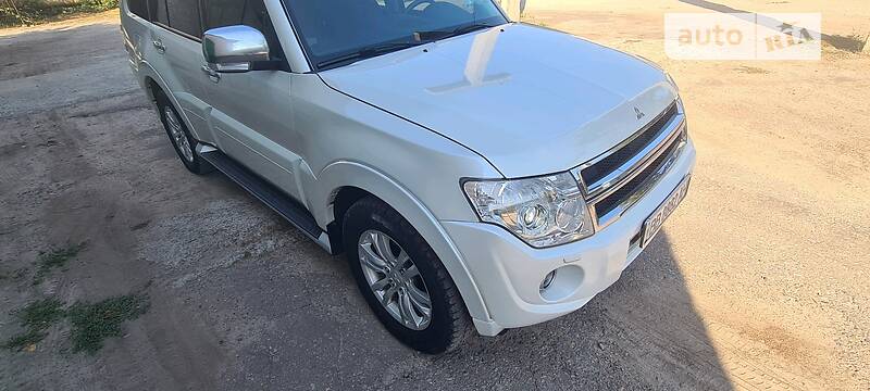 Внедорожник / Кроссовер Mitsubishi Pajero Wagon 2014 в Ирпене
