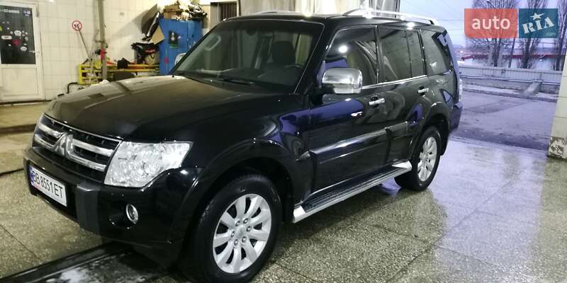 Позашляховик / Кросовер Mitsubishi Pajero Wagon 2011 в Харкові