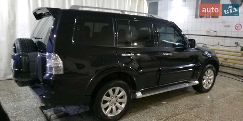 Позашляховик / Кросовер Mitsubishi Pajero Wagon 2011 в Харкові