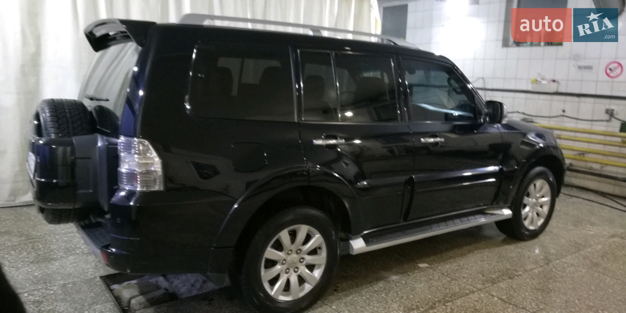 2011 Mitsubishi Pajero - мініатюра 19