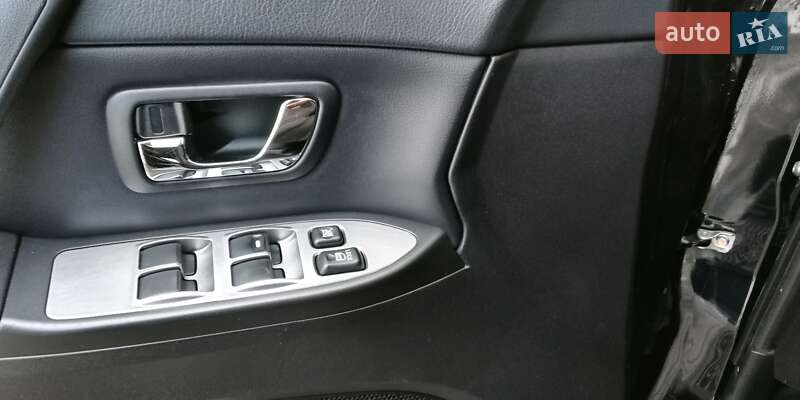 Позашляховик / Кросовер Mitsubishi Pajero Wagon 2011 в Харкові