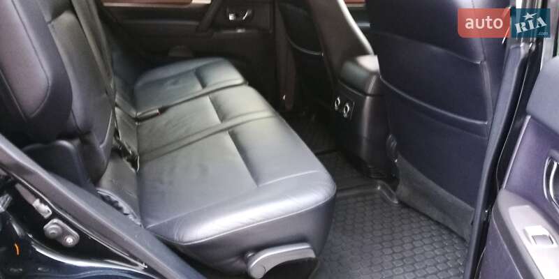 Позашляховик / Кросовер Mitsubishi Pajero Wagon 2011 в Харкові