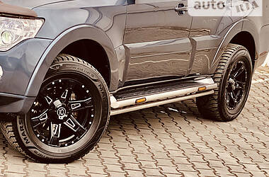 Позашляховик / Кросовер Mitsubishi Pajero Wagon 2008 в 