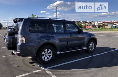 Внедорожник / Кроссовер Mitsubishi Pajero Wagon 2010 в 
