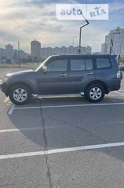 Внедорожник / Кроссовер Mitsubishi Pajero Wagon 2007 в Киеве