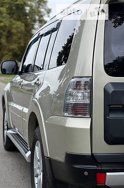 Внедорожник / Кроссовер Mitsubishi Pajero Wagon 2008 в 