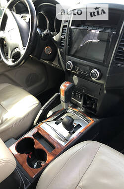 Внедорожник / Кроссовер Mitsubishi Pajero Wagon 2007 в 