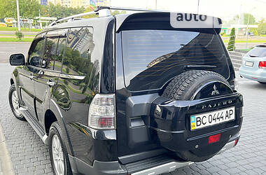 Внедорожник / Кроссовер Mitsubishi Pajero Wagon 2008 в 