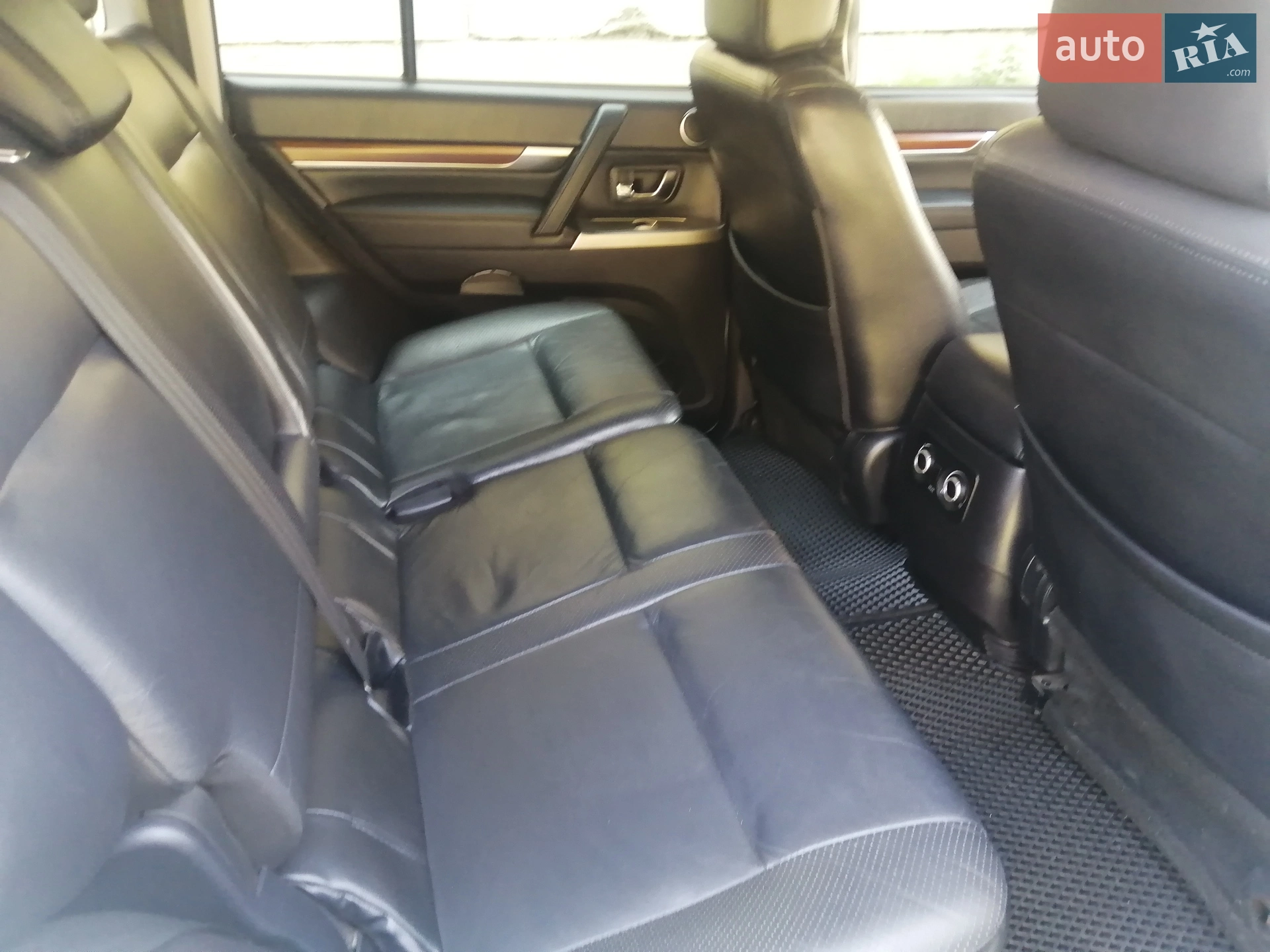 2011 Mitsubishi Pajero - мініатюра 6