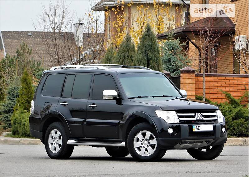 Внедорожник / Кроссовер Mitsubishi Pajero Wagon 2009 в 