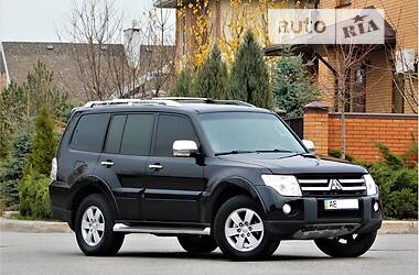 Внедорожник / Кроссовер Mitsubishi Pajero Wagon 2009 в 