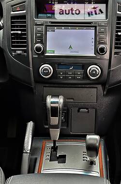 Внедорожник / Кроссовер Mitsubishi Pajero Wagon 2009 в 