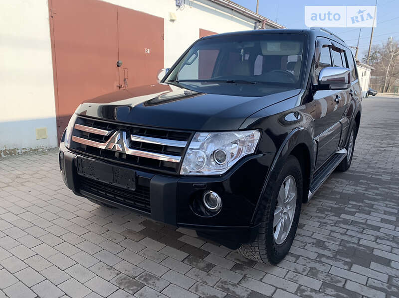 Внедорожник / Кроссовер Mitsubishi Pajero Wagon 2008 в 