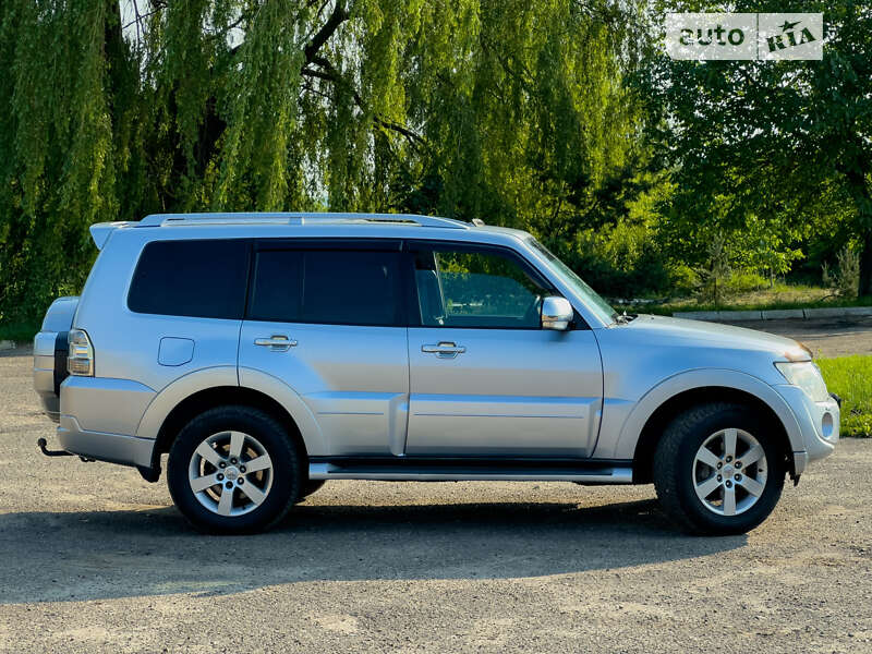 Внедорожник / Кроссовер Mitsubishi Pajero Wagon 2007 в 