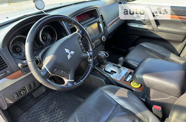 Внедорожник / Кроссовер Mitsubishi Pajero Wagon 2007 в 