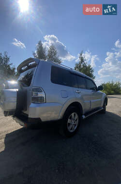 Внедорожник / Кроссовер Mitsubishi Pajero Wagon 2007 в 