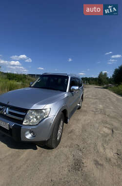 Внедорожник / Кроссовер Mitsubishi Pajero Wagon 2007 в 
