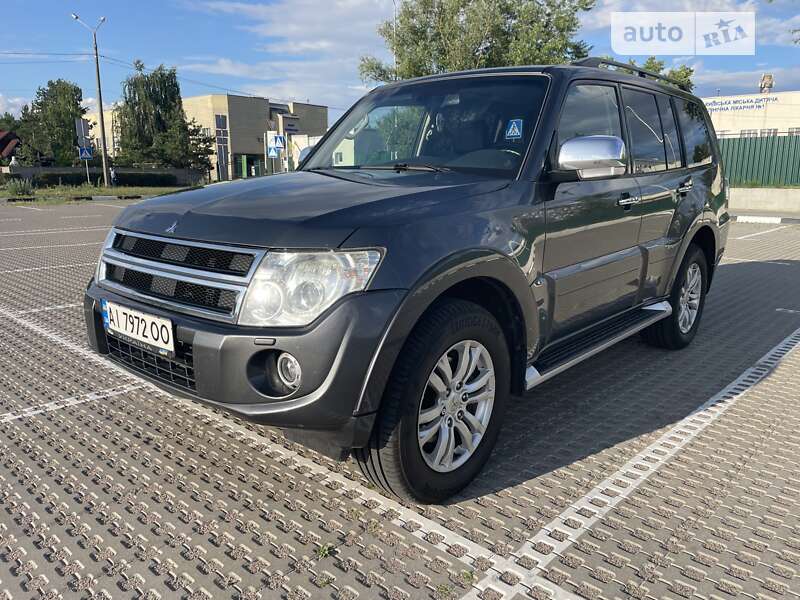 Внедорожник / Кроссовер Mitsubishi Pajero Wagon 2013 в Вышгороде