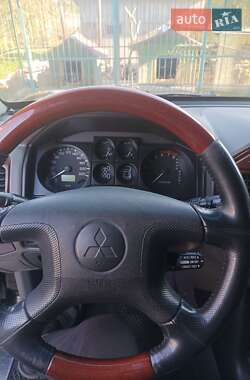 Внедорожник / Кроссовер Mitsubishi Pajero Wagon 2006 в 