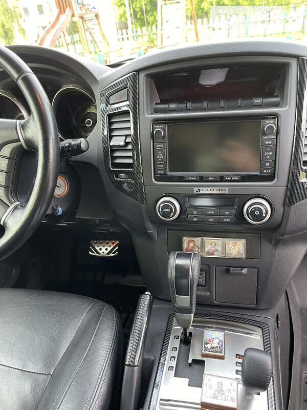 Позашляховик / Кросовер Mitsubishi Pajero Wagon 2013 в Дніпрі